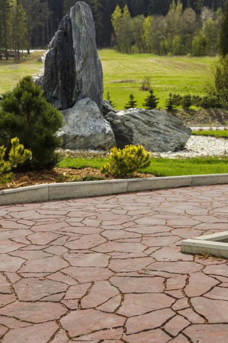 Elegantní kamenná dlažba a zahradní cestičky